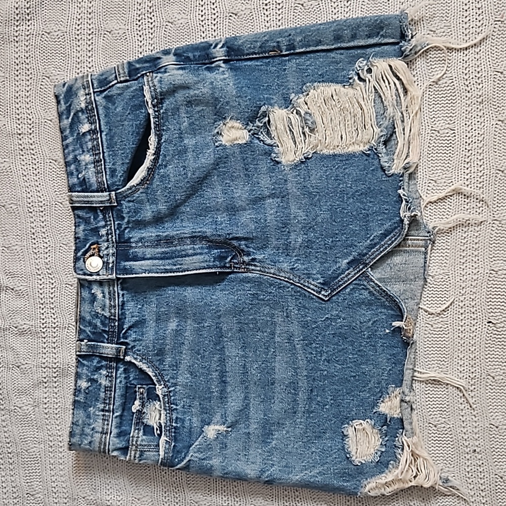 ZARA  trafaluc size small distressed denim skirt